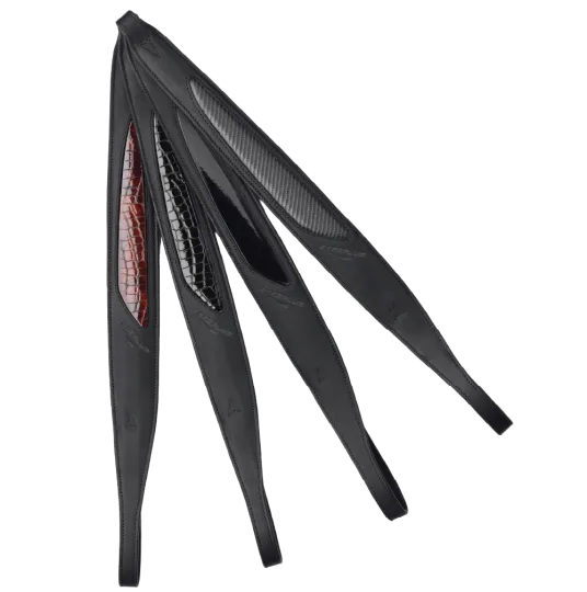 Mono_dressage_stirrups_leather_gold_line_with_detail.webp